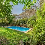 Сasa de vacaciones Le Chateau De Christin - Avec Piscine Junas